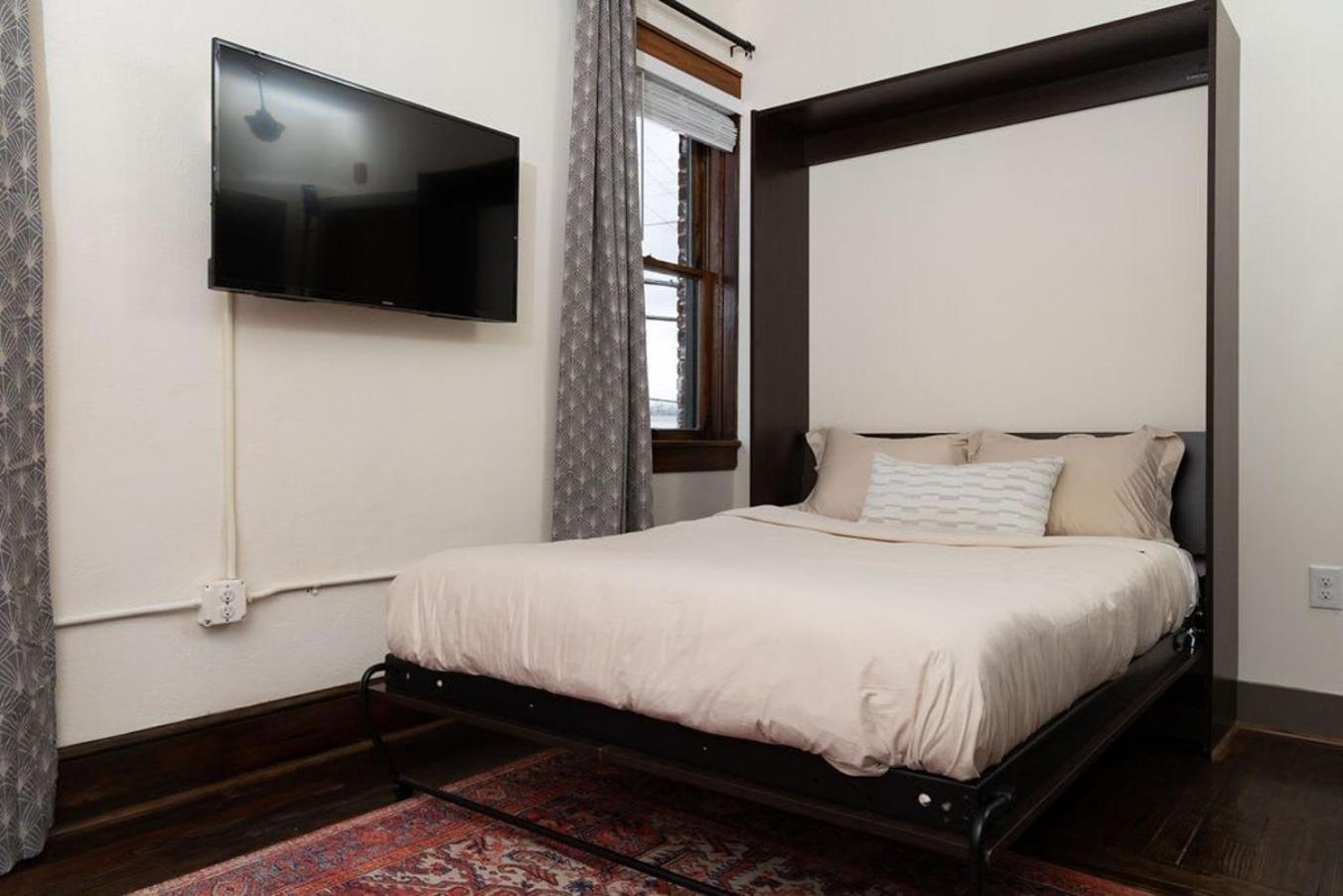 شقة Luxury Multi-Unit Historic Building Near Downtown رونوك المظهر الخارجي الصورة